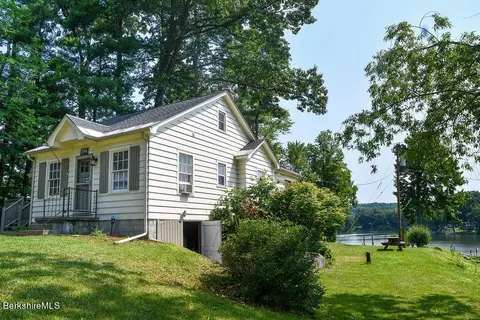 34 Concourse --, Niverville, NY 12130