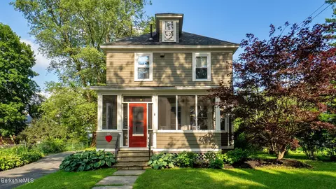 95 Chickering St, Pittsfield, MA 01201
