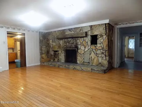 250 High St, Lee, MA 01238 photo 6
