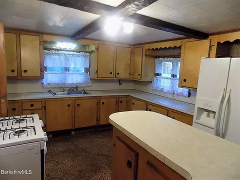 250 High St, Lee, MA 01238 photo 3