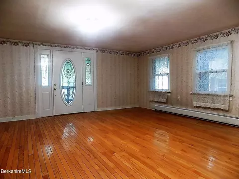 250 High St, Lee, MA 01238 photo 8
