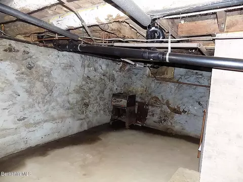 250 High St, Lee, MA 01238 photo 32
