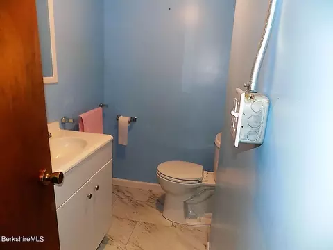 250 High St, Lee, MA 01238 photo 18
