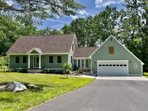 90 Valentine Rd, Pittsfield, MA 01201