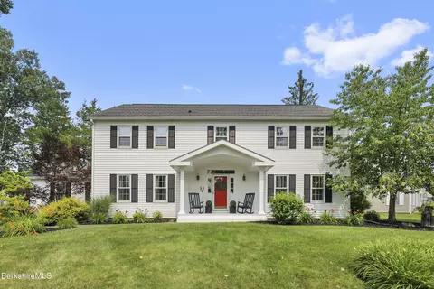 15 Filomena Dr, Pittsfield, MA 01201