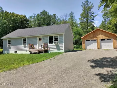 93 Crystal St, Lenox, MA 01240