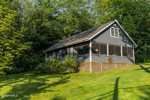 3 Indian Rd, Stockbridge, MA 01262