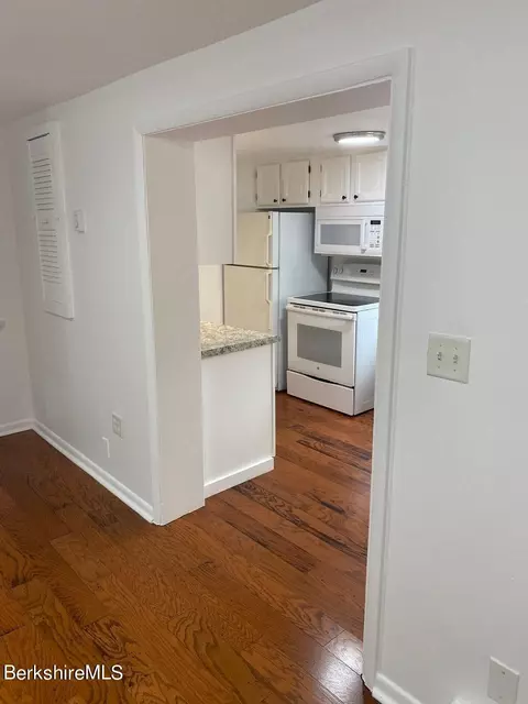 3046 Main St, Kinderhook, NY 12106 photo 9