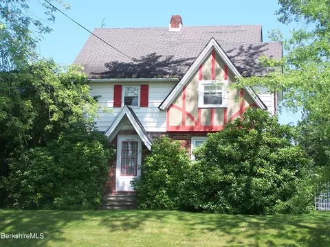 61 Elberon Ave, Pittsfield, MA 01201