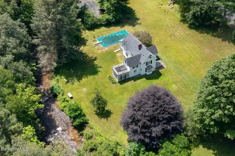 422 Clayton Mill River Rd, New Marlborough, MA 01230