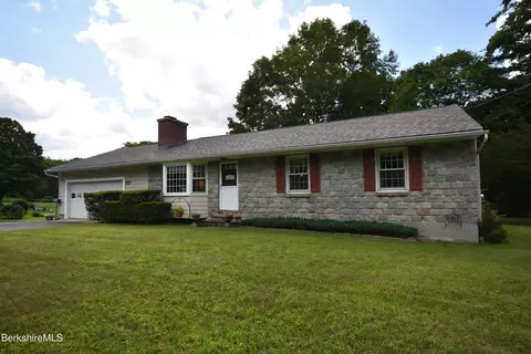 517 South St, Dalton, MA 01226