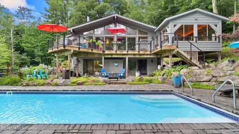 5 Gilbert Rd, Egremont, MA 01230