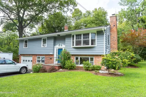 170 Sand Springs Rd, Williamstown, MA 01267