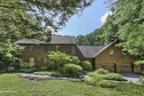 7 Fern Hill Rd, Great Barrington, MA 01230