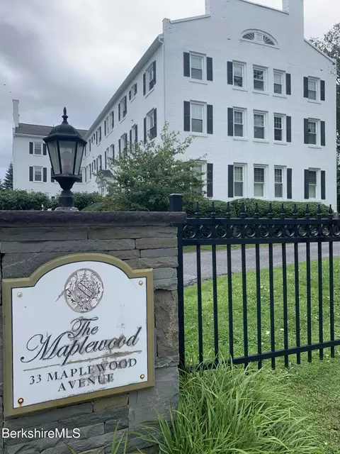 33 Maplewood Ave #104, Pittsfield, MA 01201