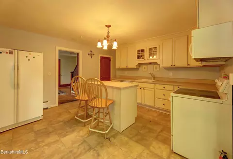 40 Circular Ave #2, Lee, MA 01238 photo 14
