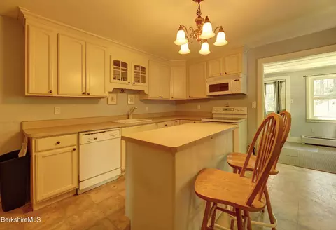 40 Circular Ave #2, Lee, MA 01238 photo 15