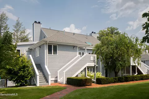 770 Summer St #16C, Lee, MA 01238