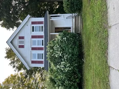 143 Park Ave, Dalton, MA 01226
