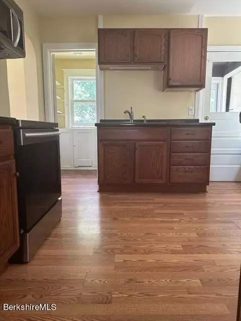 98 Benedict Rd, Pittsfield, MA 01201 photo 5