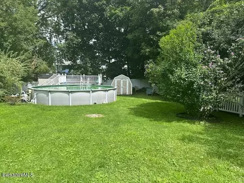 98 Benedict Rd, Pittsfield, MA 01201 photo 3