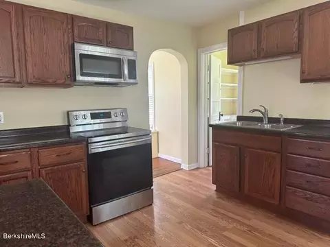 98 Benedict Rd, Pittsfield, MA 01201 photo 6