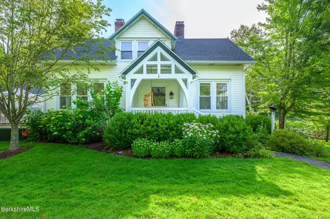 150 West St, Lenox, MA 01240