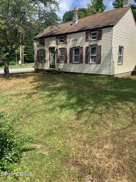 463 High St, Dalton, MA 01226
