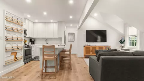 37 Corey Rd #803, Hancock, MA 01237
