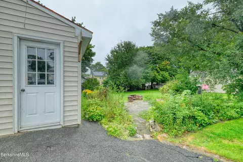 114 Benedict Rd, Pittsfield, MA 01201 photo 6