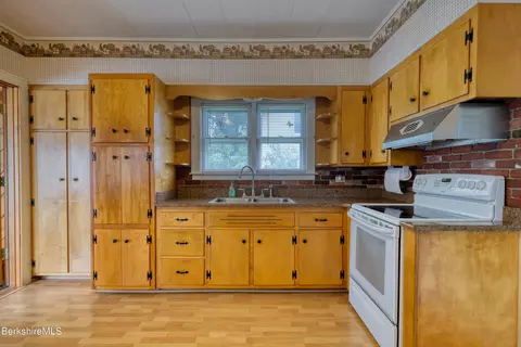 114 Benedict Rd, Pittsfield, MA 01201 photo 19