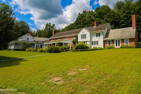 369 Bullitt Rd, Ashfield, MA 01330
