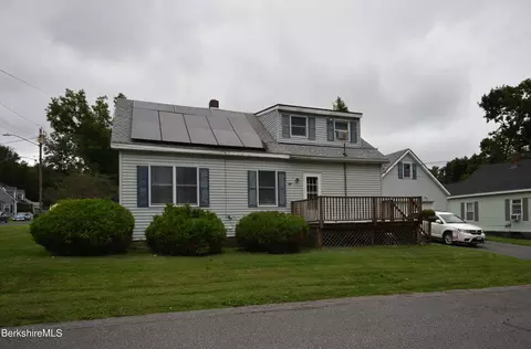 86 Dickinson Ave, Pittsfield, MA 01201