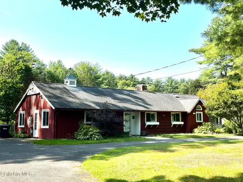 5 Cherry Hill Rd, Stockbridge, MA 01262