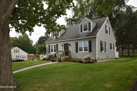 49 Yorkshire Ave, Pittsfield, MA 01201
