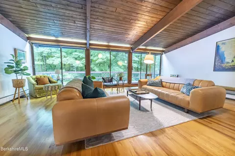 20 Forest Rd, Williamstown, MA 01267