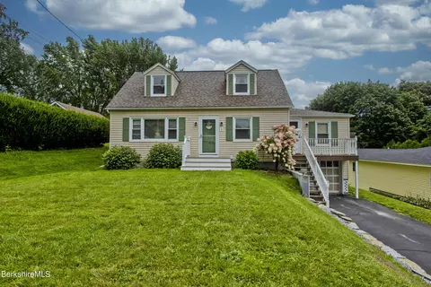 3 Mckinley St, Adams, MA 01220