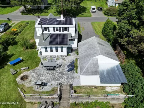 216 N Oak St, Great Barrington, MA 01230