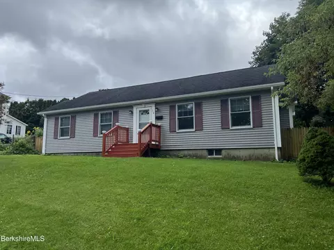 16 Murphy Pl, Pittsfield, MA 01201