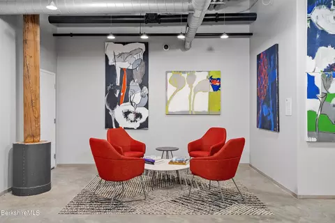 160 Water St #215, Williamstown, MA 01267