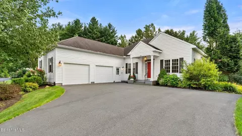 574 Red Barn Rd, Dalton, MA 01226