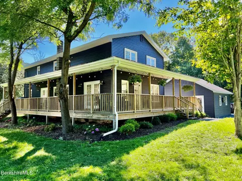 106 Main St, Hancock, MA 01237