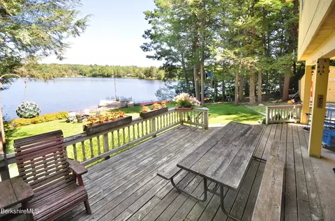 33 Lady Lucille Rd, Becket, MA 01223