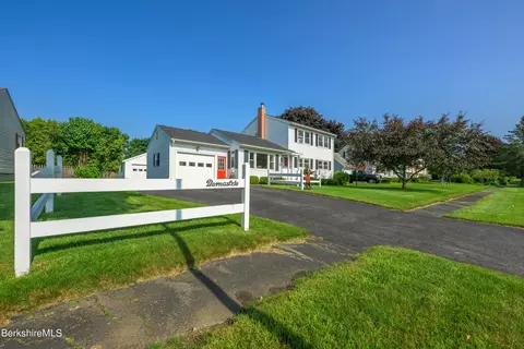 37 Greenings Ave, Pittsfield, MA 01201