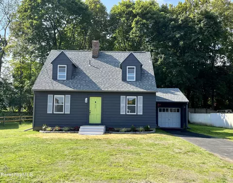 32 Grace Ter, Pittsfield, MA 01201