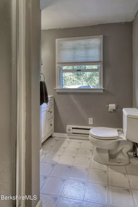 71 Backman Ave, Pittsfield, MA 01201 photo 25