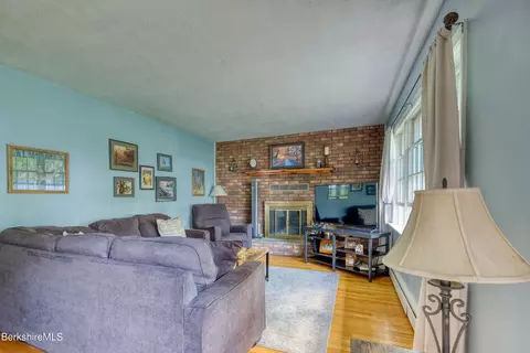 71 Backman Ave, Pittsfield, MA 01201 photo 5