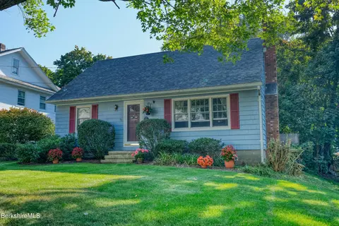 71 Backman Ave, Pittsfield, MA 01201 photo 2