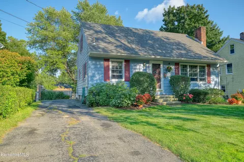 71 Backman Ave, Pittsfield, MA 01201 photo 4