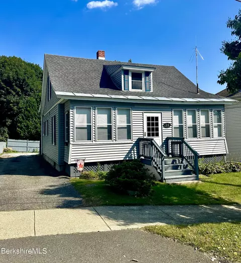 66 Dickinson Ave, Pittsfield, MA 01201